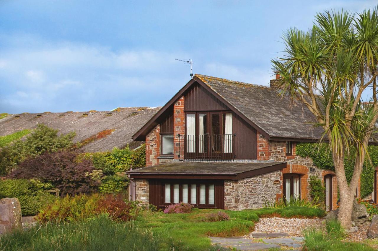 Downe Cottages Hartland Exterior photo
