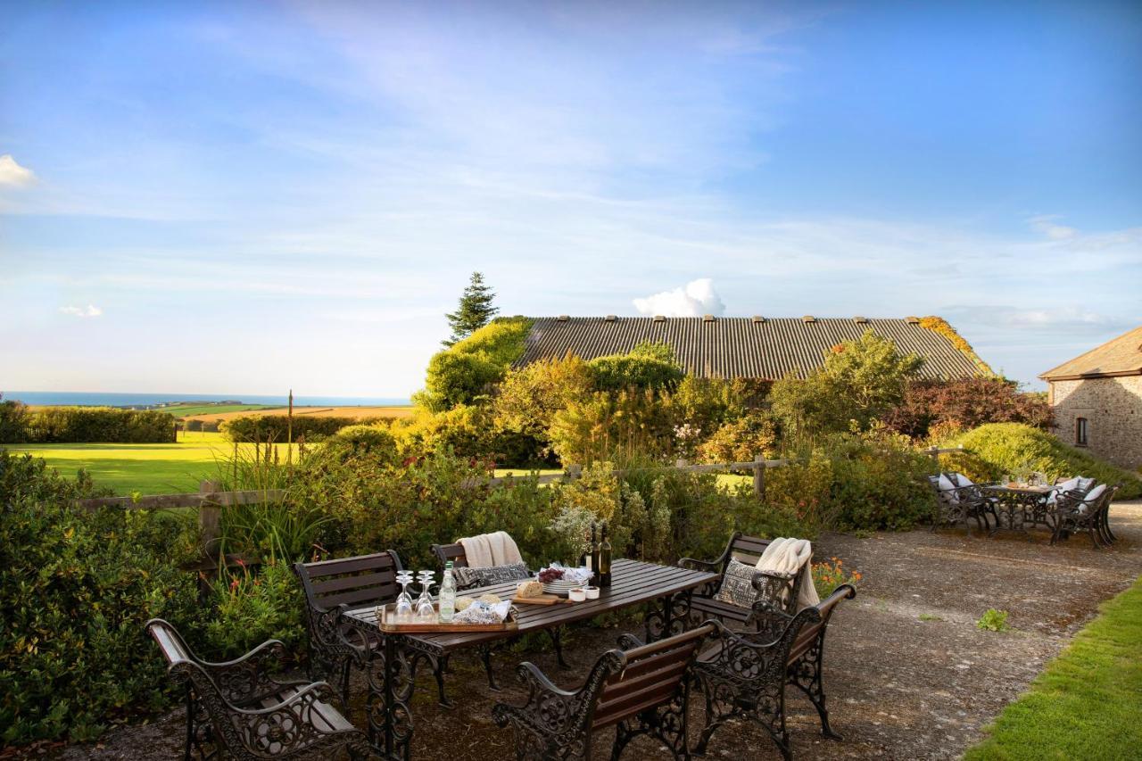 Downe Cottages Hartland Exterior photo
