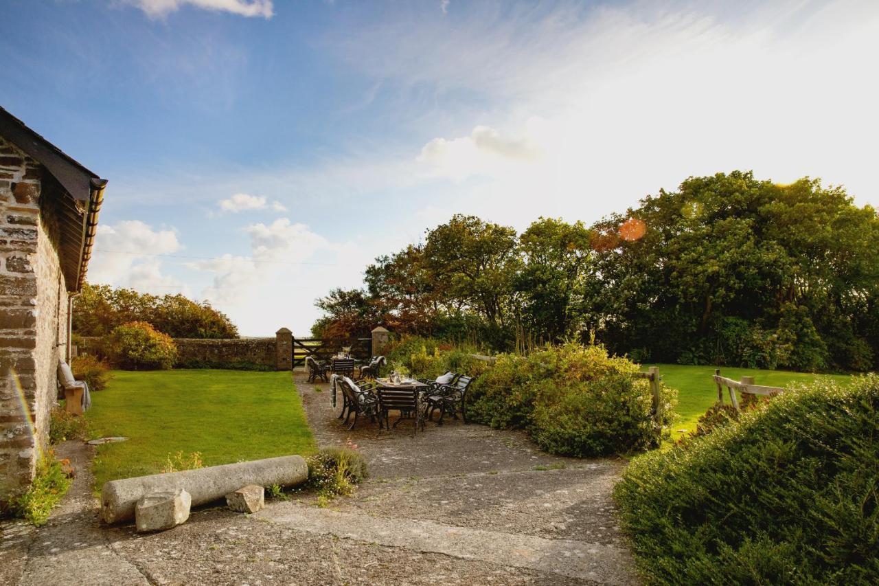Downe Cottages Hartland Exterior photo