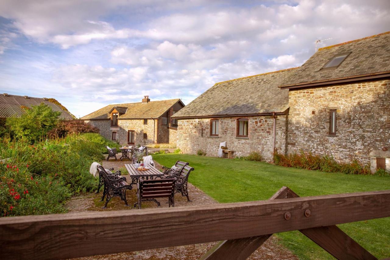 Downe Cottages Hartland Exterior photo